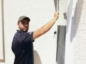 roofer knocking on door image